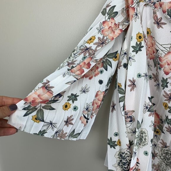 Magnolia South Floral Accordion Cold Shoulder Top - Picture 3 of 9